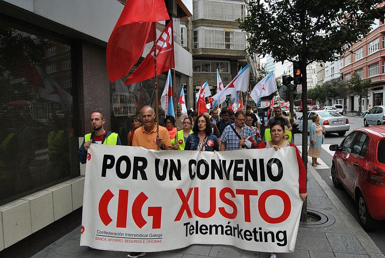 16-07-11 MobilizacionCentrosChamadasACorunha04.JPG